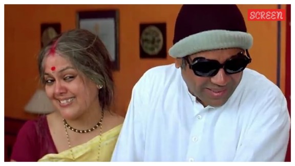 Susmita Mukherjee and Paresh Rawal in Golmaal.