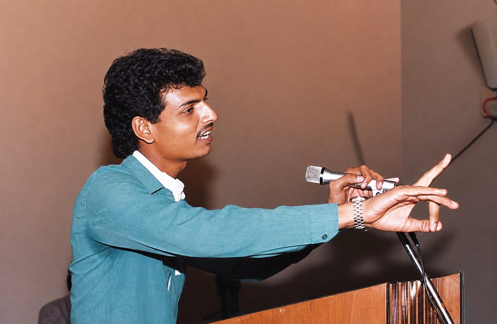 Irshad Kamil during his college days
