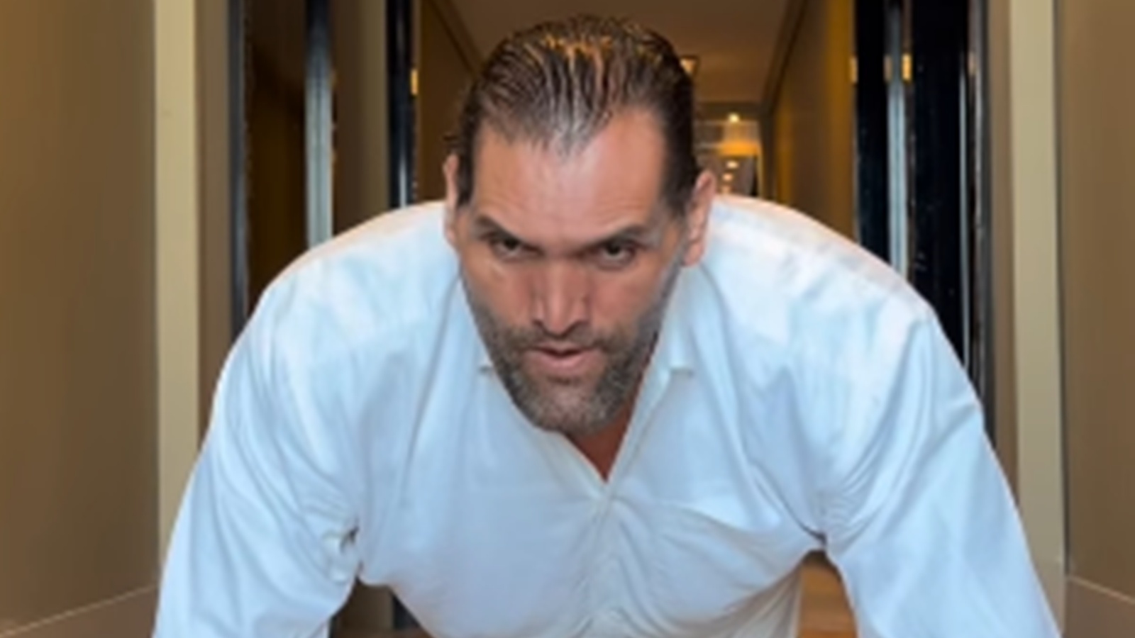 The Great Khali's Impressive Knuckle Push-ups at 53: Benefits and Expert Warnings