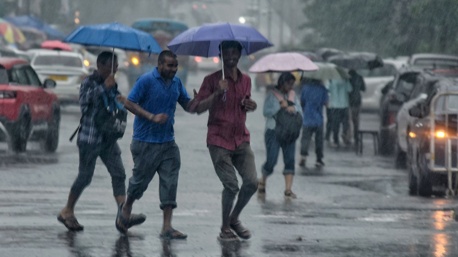 Monsoon trough to pivot, south Bengal likely to receive heavy rainfall from Wednesday