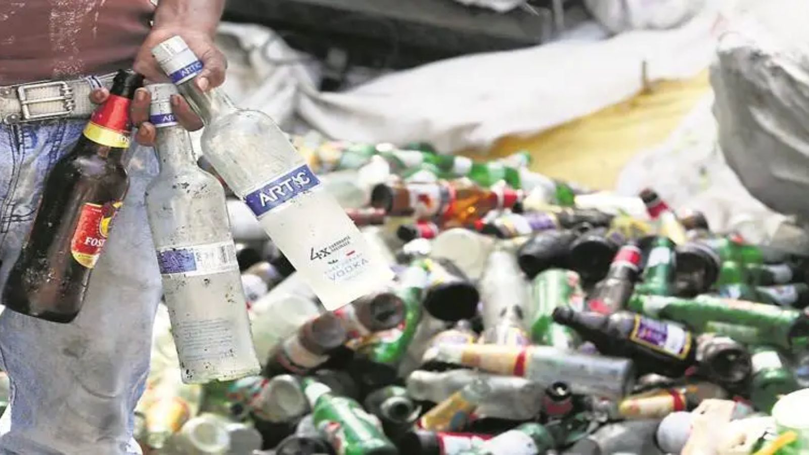 Liquor Bottles Found in Pune Civic Body's School Premises in Aundh