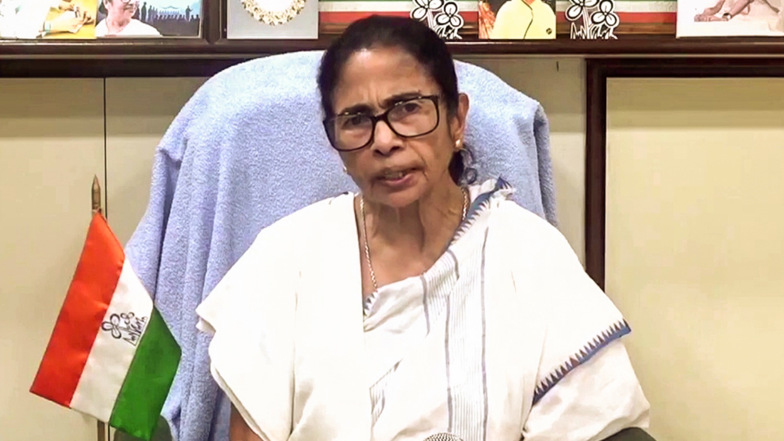 ‘Just a matter of time…20 rebel TMC MPs will be disqualified’: Mamata Banerjee at Kolkata rally