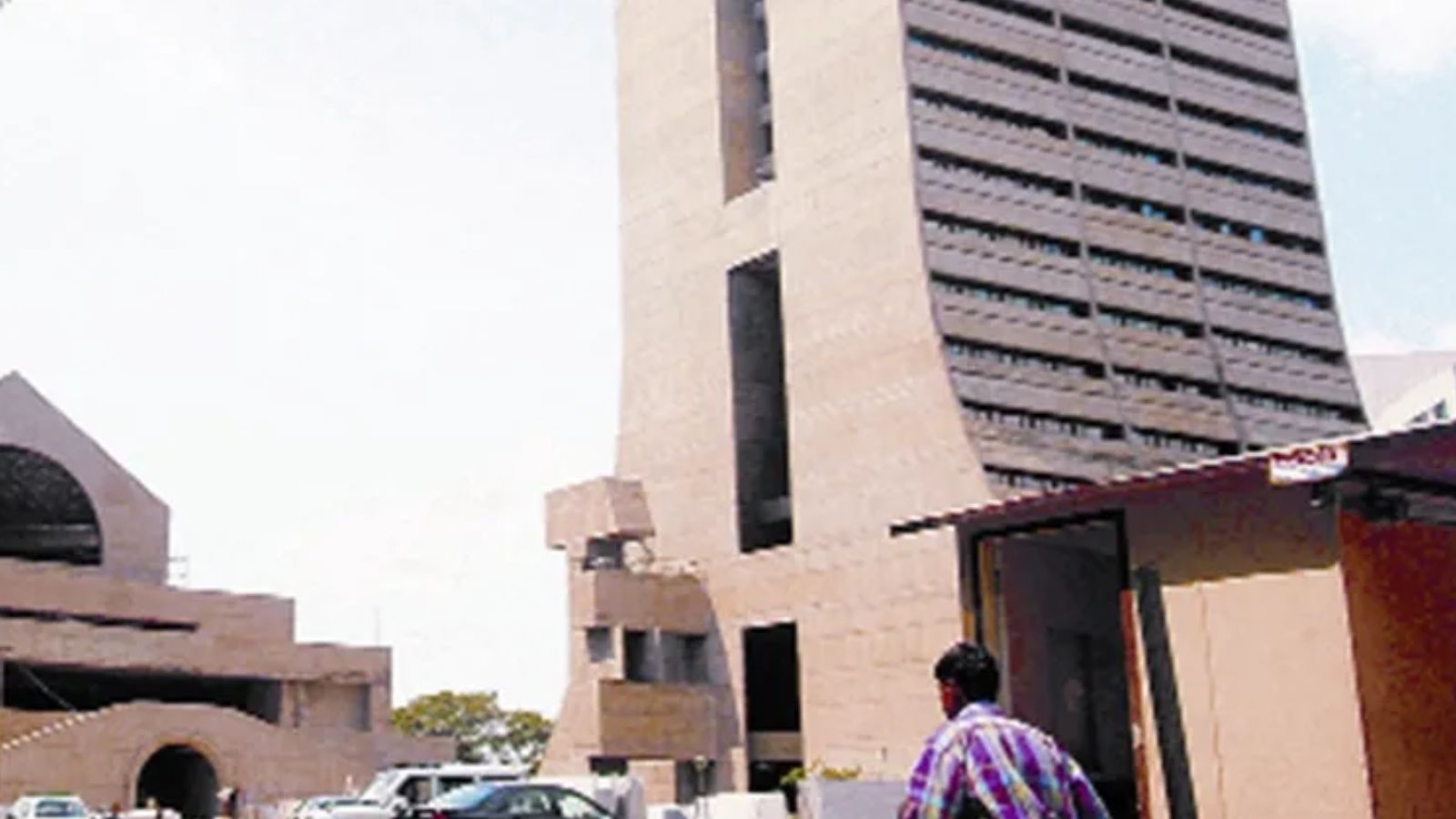 IAS officer Manoj Kumar Dwivedi appointed new NDMC chairperson