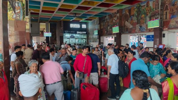 The 106 passengers arrived at Patna Junction after returning from Nepal.