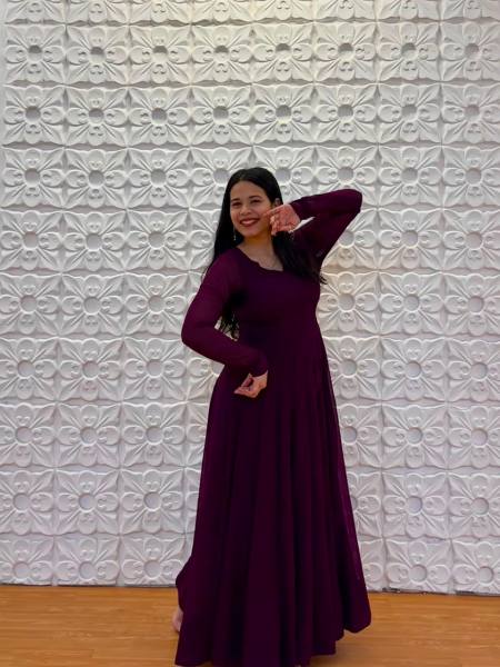 Mansi Garg is a trained Kathak dancer. 