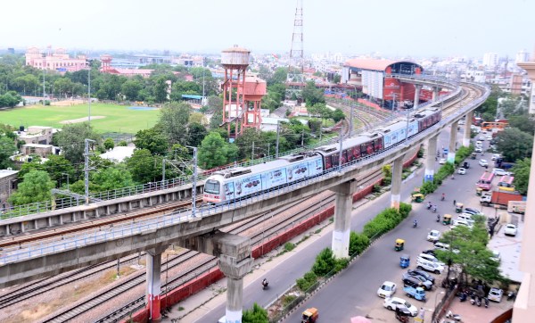  The Jaipur Metro saw an average daily ridership of 51,000 in its inaugural month of June 2015. 