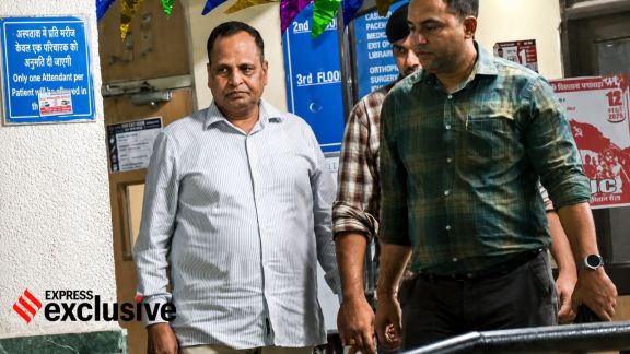 New Delhi, Aug 19 (ANI): Ex-Delhi minister and AAP leader Satyendar Jain leaves Aruna Asaf Ali Hospital after a medical examination following his arrest by Anti-Corruption Branch (ACB) in the alleged Delhi Jal Board (DJB) sewage treatment plant (STP) tender corruption case, in New Delhi on Wednesday. (ANI Video Grab)