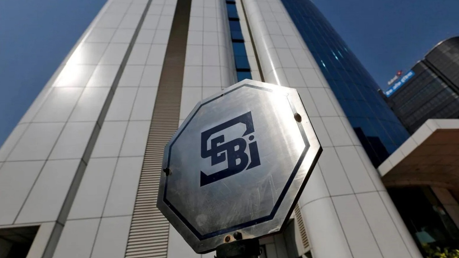SEBI సెక్యూరిటీస్ లెండింగ్ పథకాన్ని పునర్వ్యవస్థీకరించనుంది, సెటు పోర్టల్ ప్రారంభించి బాండ్ టోకెనైజేషన్ పరీక్షించనుంది