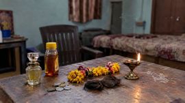 The accused had allegedly cut the woman’s hair for the purported ritual and handed over a garland, a small bottle of perfume, and honey and coins.