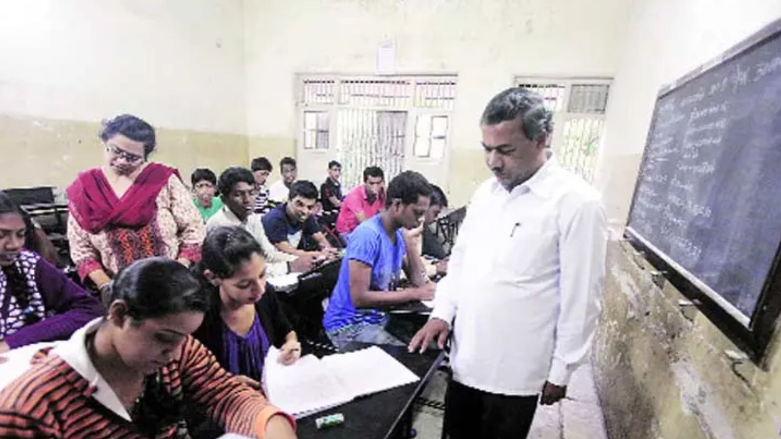 Chandigarh Teacher Honored with National Teachers Award for Creating 3D Dome Theatre