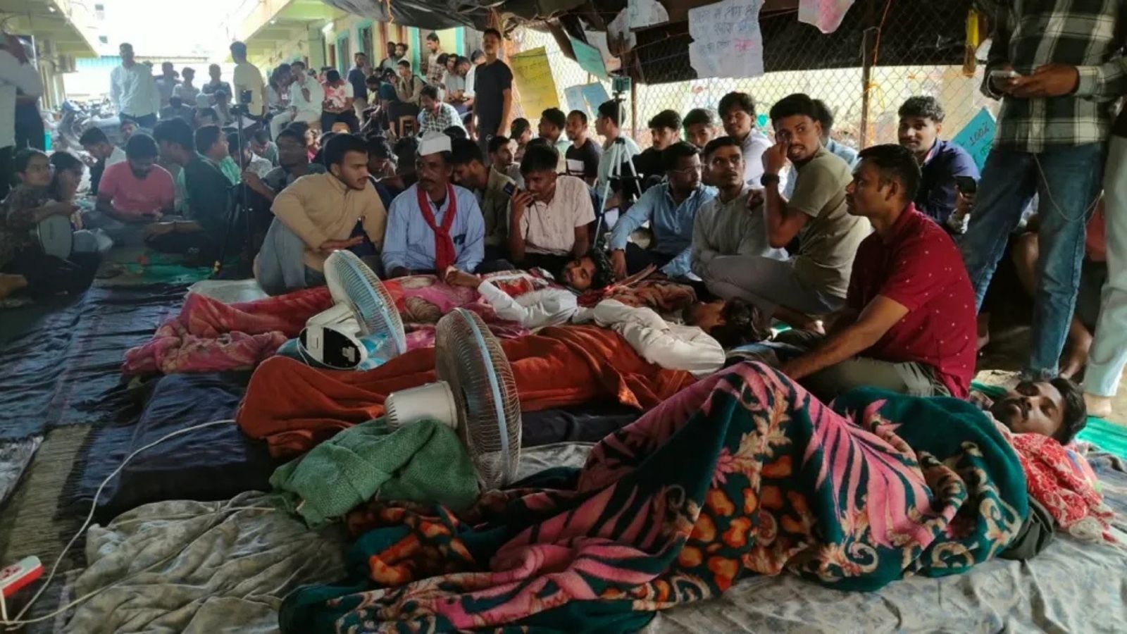 महाराष्ट्र सरकार ने आदिवासी छात्रों की सभी मांगों को स्वीकार किया