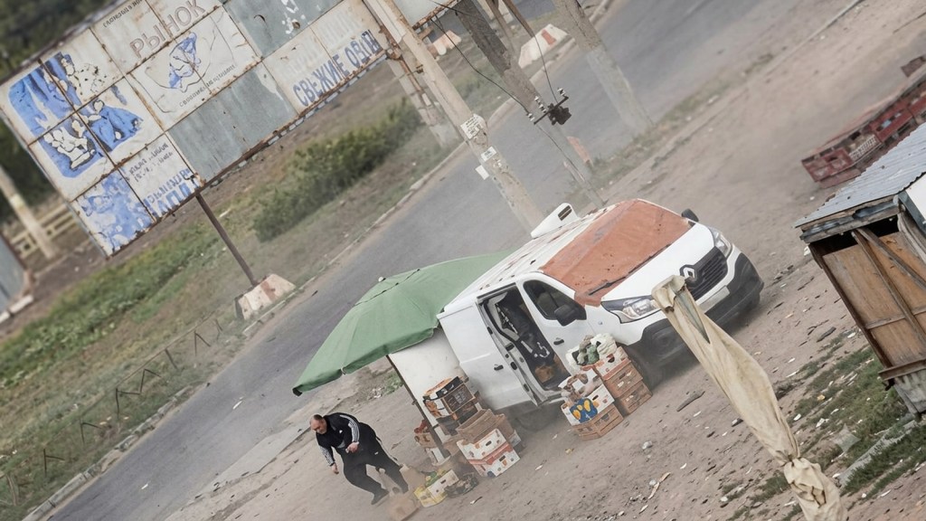 Viral video captures drone pursuing street vendor before explosion in ...