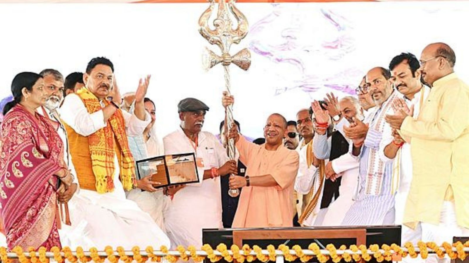 ‘Saifai syndicate’ spent Rs 864 crore on Lucknow’s JP centre, still left it incomplete: UP CM