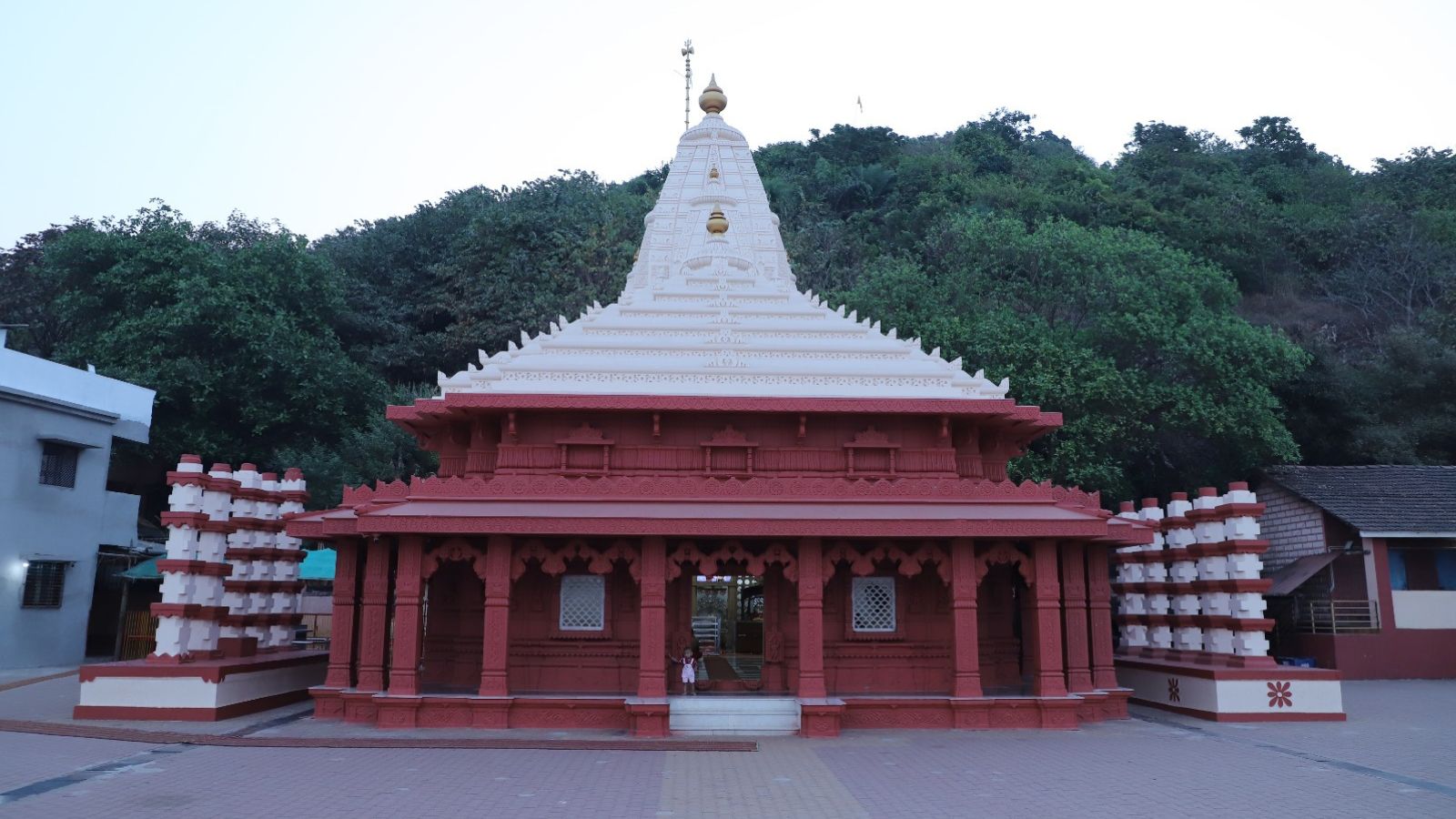 Maharashtra’s Ganpatipule temple to enforce dress code, bar above-knee clothes – politics Maharashtra’s Ganpatipule temple to enforce dress code, bar above-knee clothes – politics