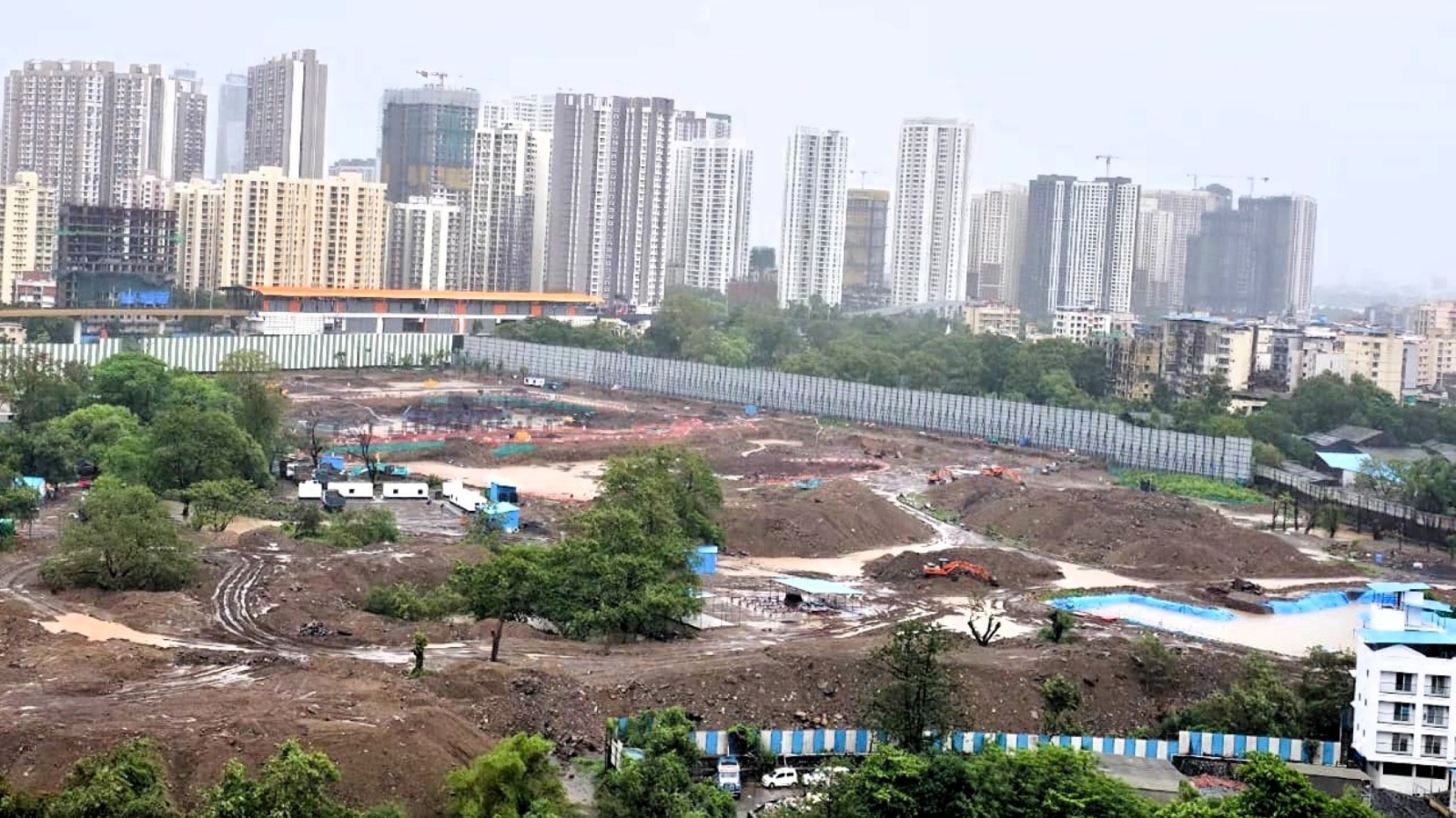 Thane Residents Resist Amazon Hyperscale Data Centre Over Resource Concerns