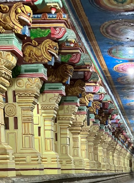 Close up of the 1212 pillars -- the intricate carvings remain an example of Dravidian architecture (Wikimedia Commons)