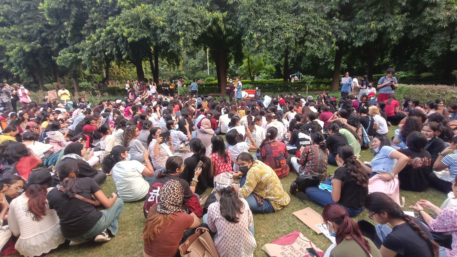 ‘Can’t live in fear’: DU students protest against South Delhi gangrape
