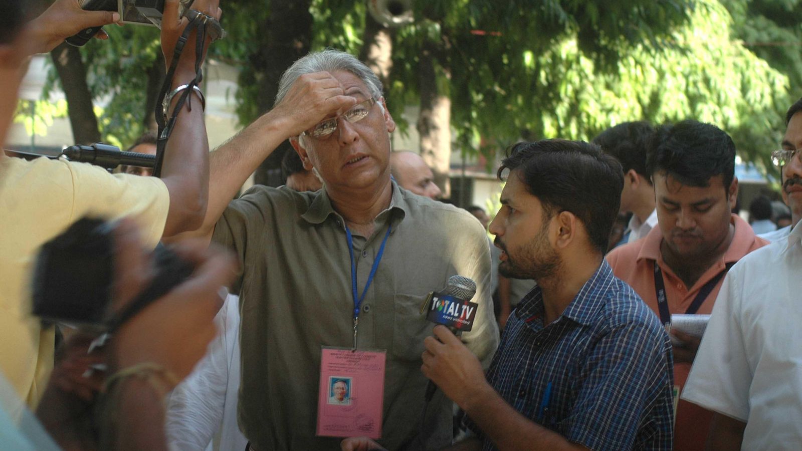 ‘House raided without warrant’: Supreme Court declines to entertain ex-Mayor plea seeking FIR against cops