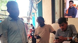 Gs01SionHospital01 Doctor climbed Sion tower in suicide attempt, suicide attempt after alleged political pressure, Dr Rajendra Rupnavar, Sion railway station, Mumbai news, Maharashtra news, Indian express, current affairs