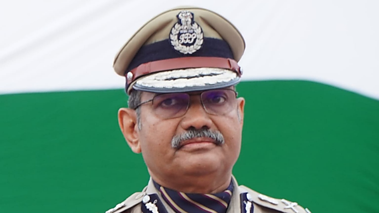 DGP N N Komar.