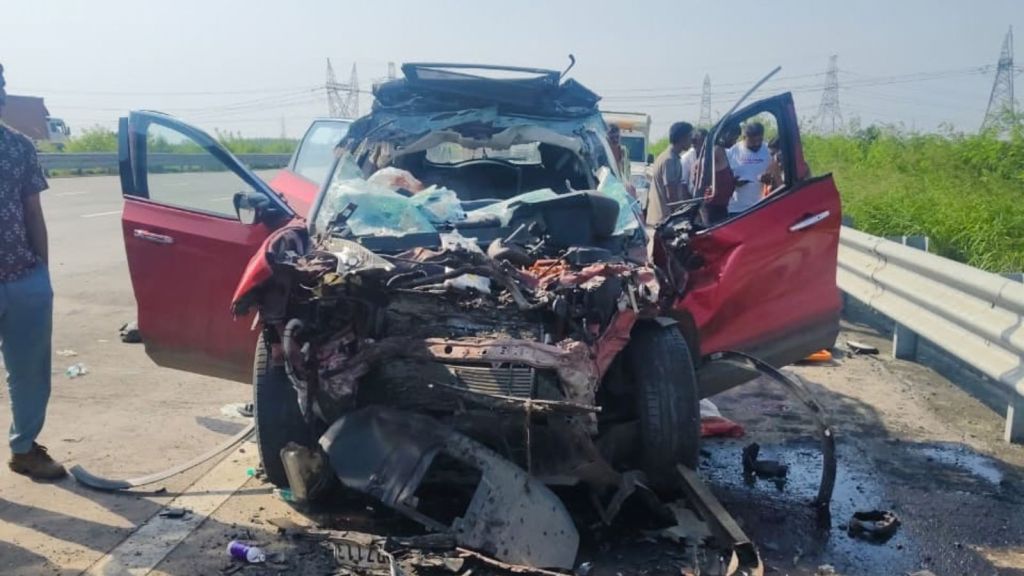 Four Mumbai residents killed after speeding SUV rams stationary dumper truck on Vadodara-Mumbai Expressway near Surat.