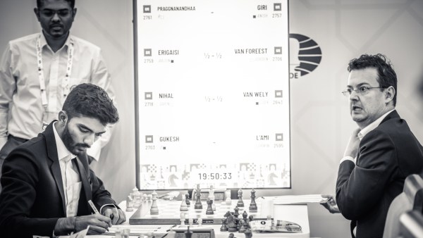 Gukesh won his fourth match of 2026 Chess Olympiad against Erwin L'Ami. (Michal Walusza/FIDE)