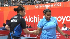 Suthirtha and Aleena Khan shake hands after the India vs Pakistan Table Tennis match. (Screengrab: Sony Liv)