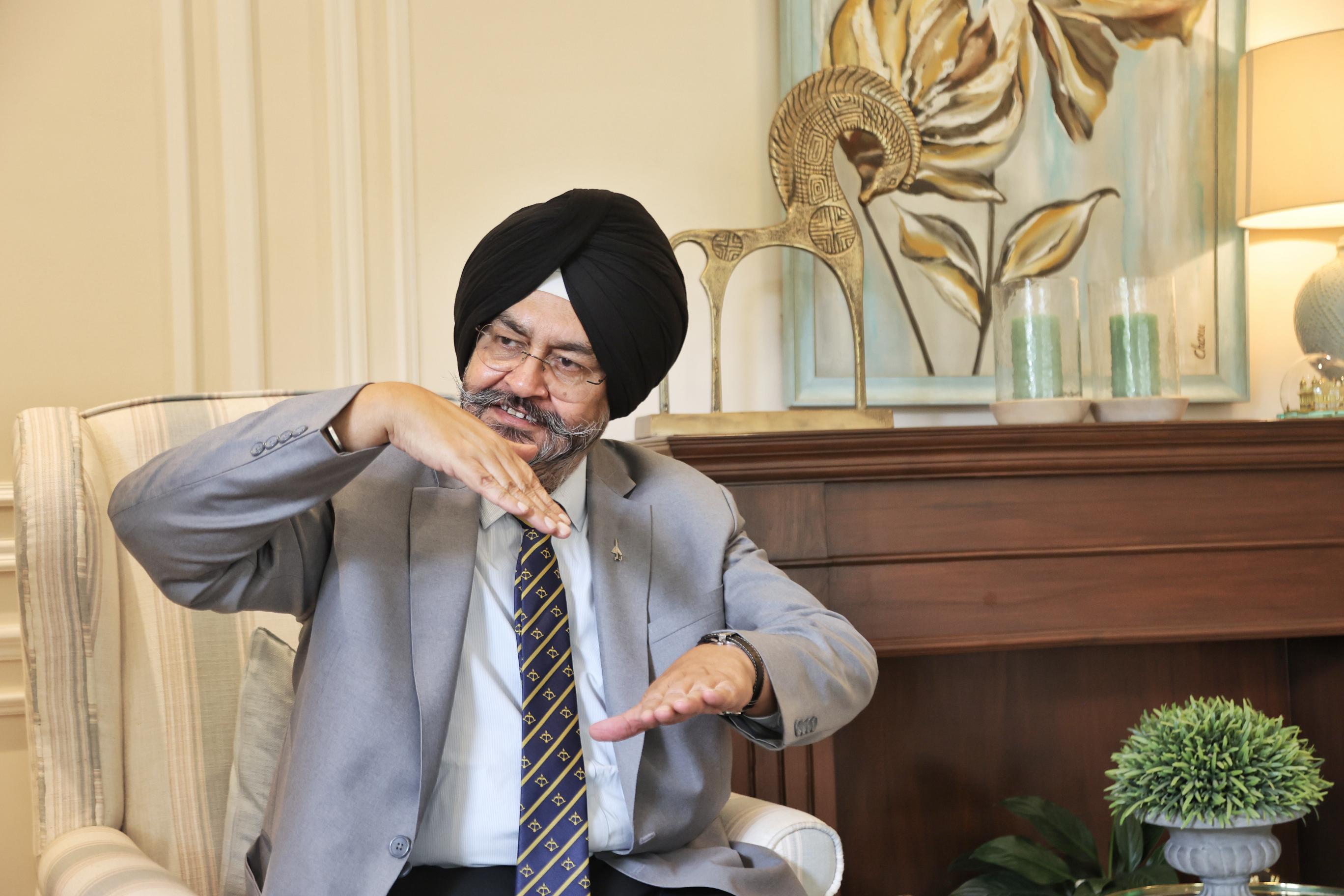 Air Chief Marshal Dhanoa commanded the 17 Squadron in Kargil
