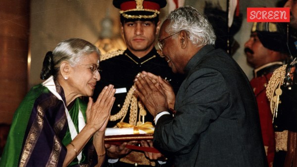 The President KR Narayanan conferring Nation's Highest Honour "Bharat Ratna" on Smt. MS Subbulakshmi at a special investiture ceremony held at Rashtrapati Bhawan on 1.3.1998. Express archive photo *** Local Caption *** The President KR Narayanan conferring Nation's Highest Honour "Bharat Ratna" on Smt. MS Subbulakshmi at a special investiture ceremony held at Rashtrapati Bhawan on 1.3.1998 (Express archive photo)