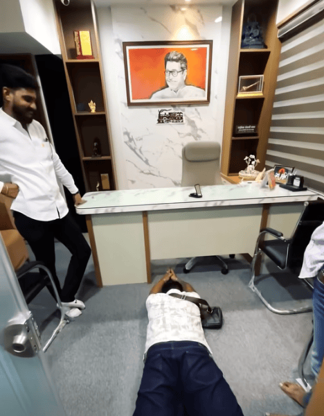 Mahesh Mote, Mahesh Mote Raj Thackeray, MNS, Mahesh Mote apology, Raj Thackeray remark, MNS controversy, Pune MNS news, Mahesh Mote video, Shubham Jagdale, Maharashtra Navnirman Sena, MNS influencer row, Pune news, Indian Express news