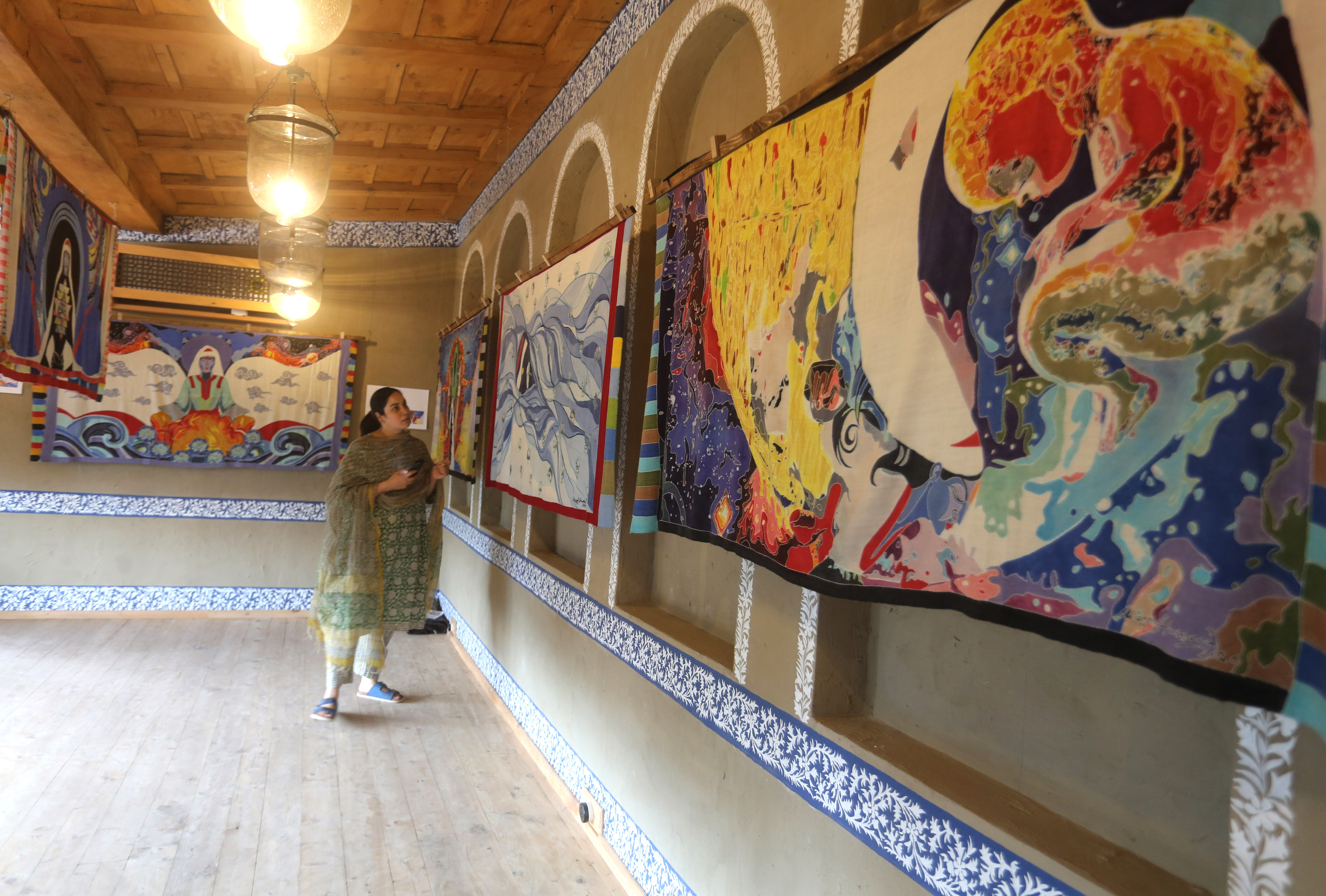 Pashmina shawls, Kashmiri artist Masood Hussain, Kashmiri Muslims, Kashmiri Hindus, Lal Ded -- Vaakhs of Silence, Lal Ded, Lal Ded’s vaakhs, Kashmiri communities, Maqam, Rajbagh, Indian express news, current affairs