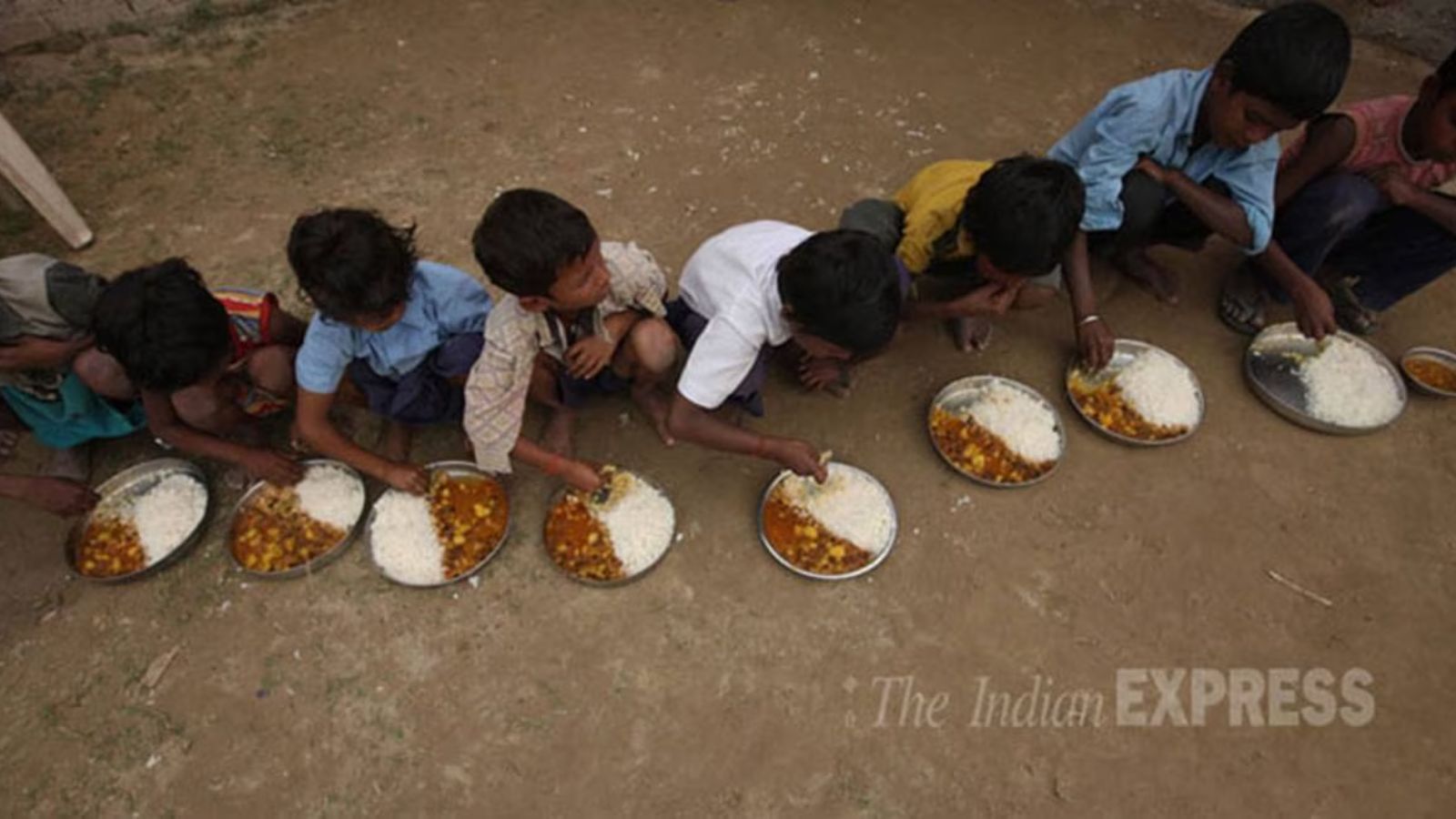 पश्चिम बंगाल सरकार ने चार जिलों में अक्षय पात्र फाउंडेशन को मिड-डे मील देने का आदेश वापस लिया