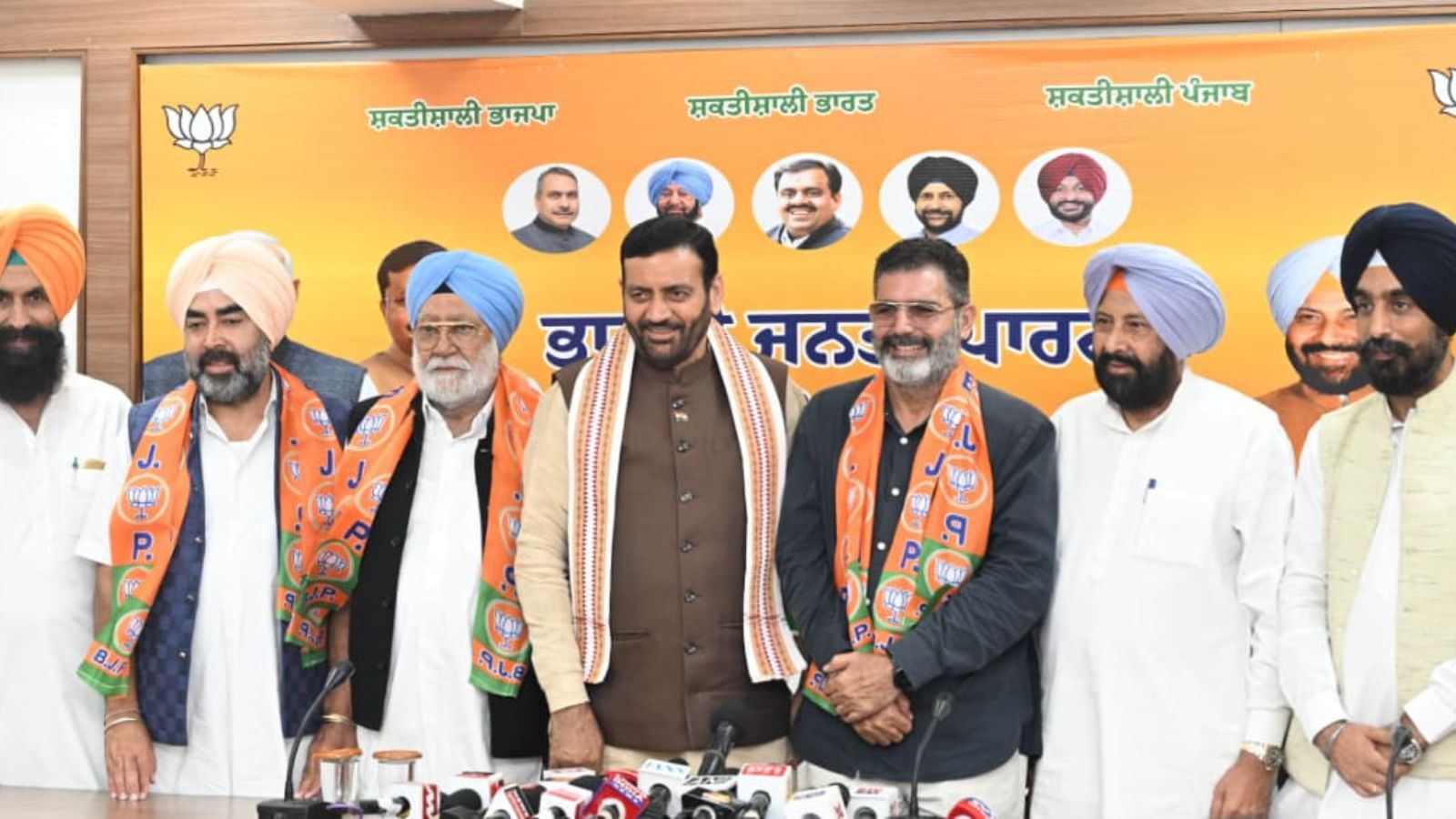 प्रकाश बादलों के चचेरे भाई और राजनीतिक सलाहकार भूपिंदर ढिल्लों ने भाजपा में बनाई जगह