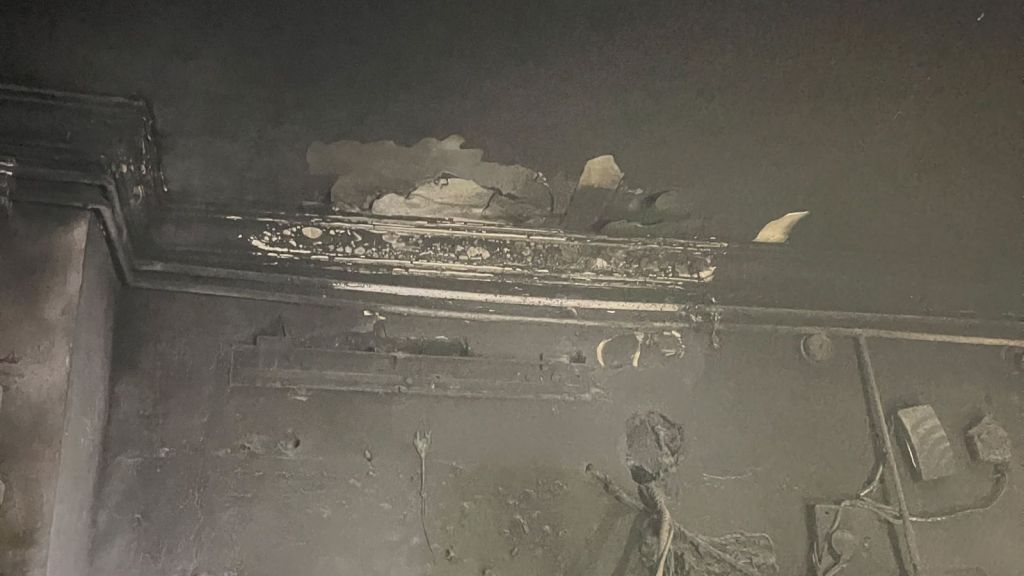 A five-day-old newborn died in a fire that broke out at RIMS Hospital in Adilabad last night. 28 children admitted in a ward were safely rescued and evacuated in time.