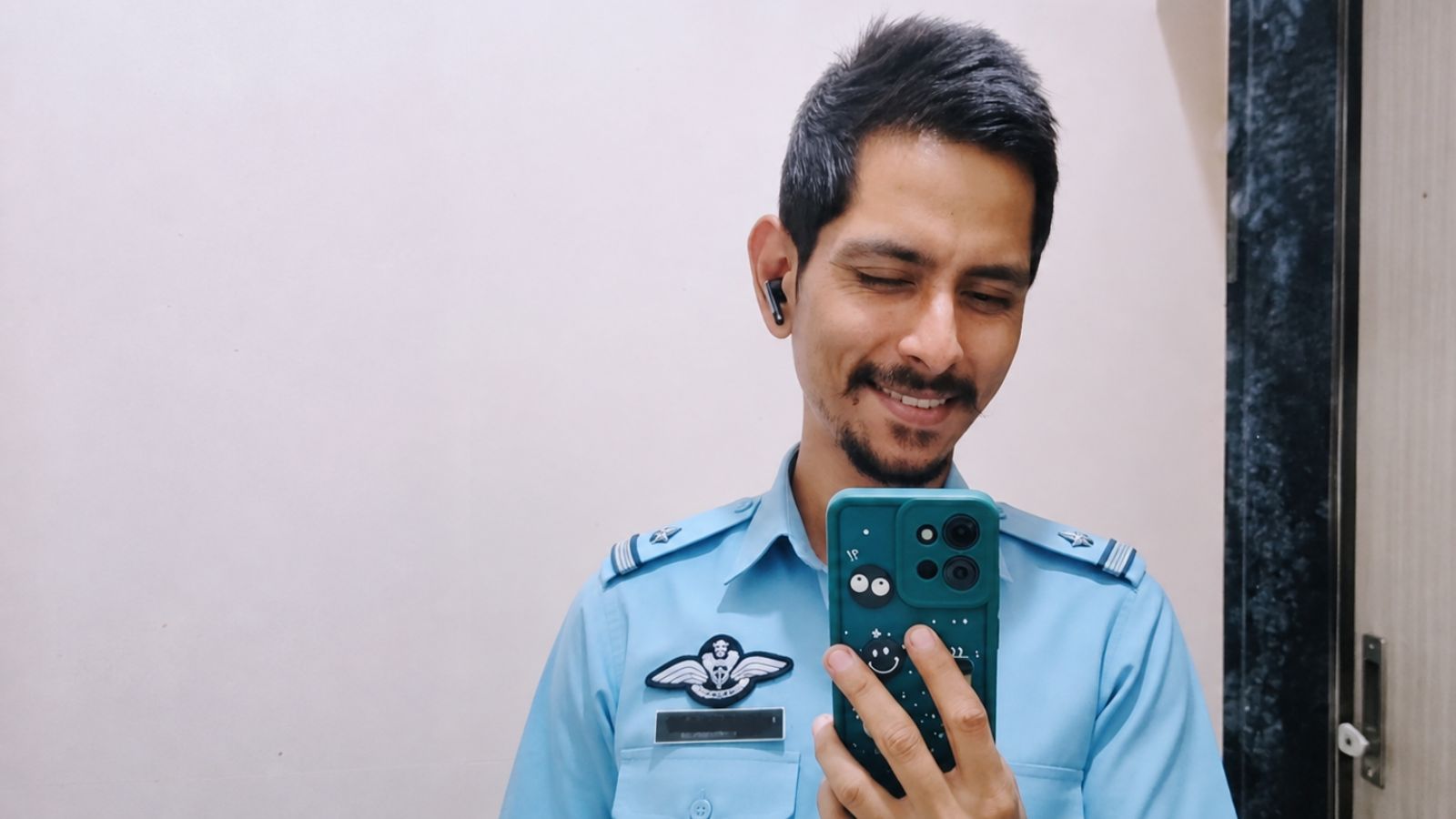 Man impersonates ‘Air Force Squadron Leader’, cheats woman of Rs 1.95 lakh