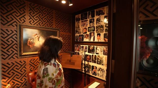 Adnan Sami's Mumbai house tour.