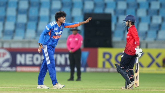 Sree Charani of India celebrates the wicket of Aphisara Suwanchonrathi of Thailand