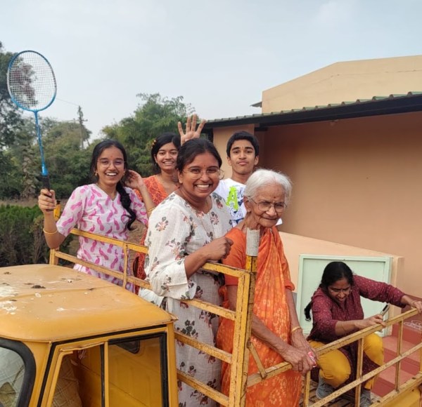 Srimathi with her students
