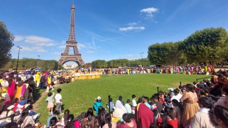Eiffel Tower protest