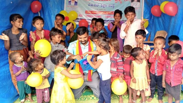 Karnataka lecturer kids school Unsung Heroes