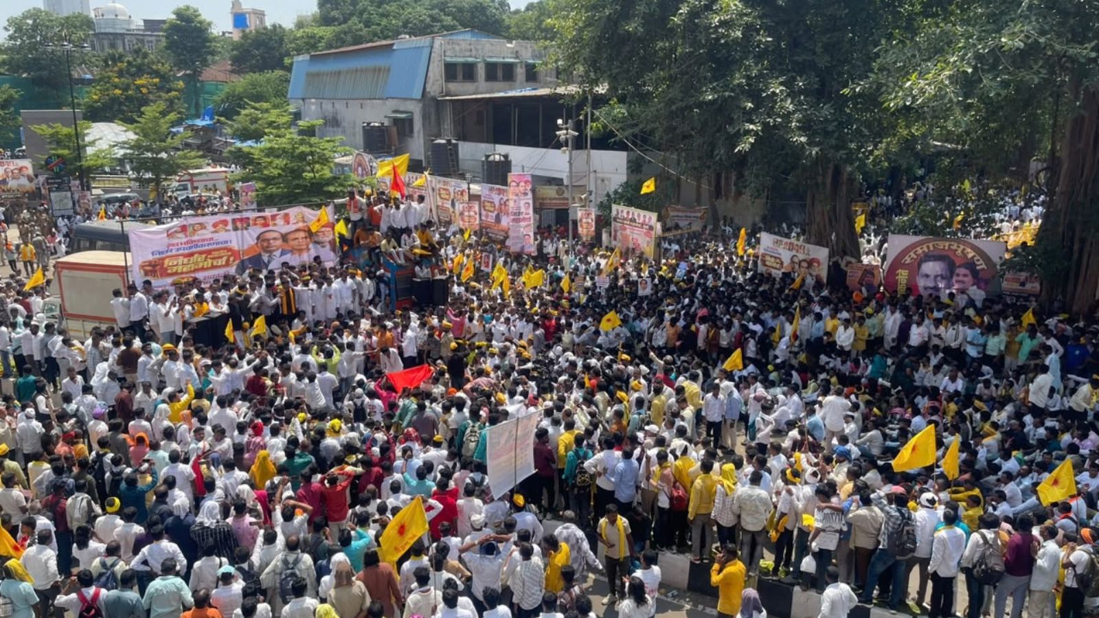 Traffic chaos in South Mumbai, Metro Cinema Road shut after thousands of SC quota protesters gather near CSMT
