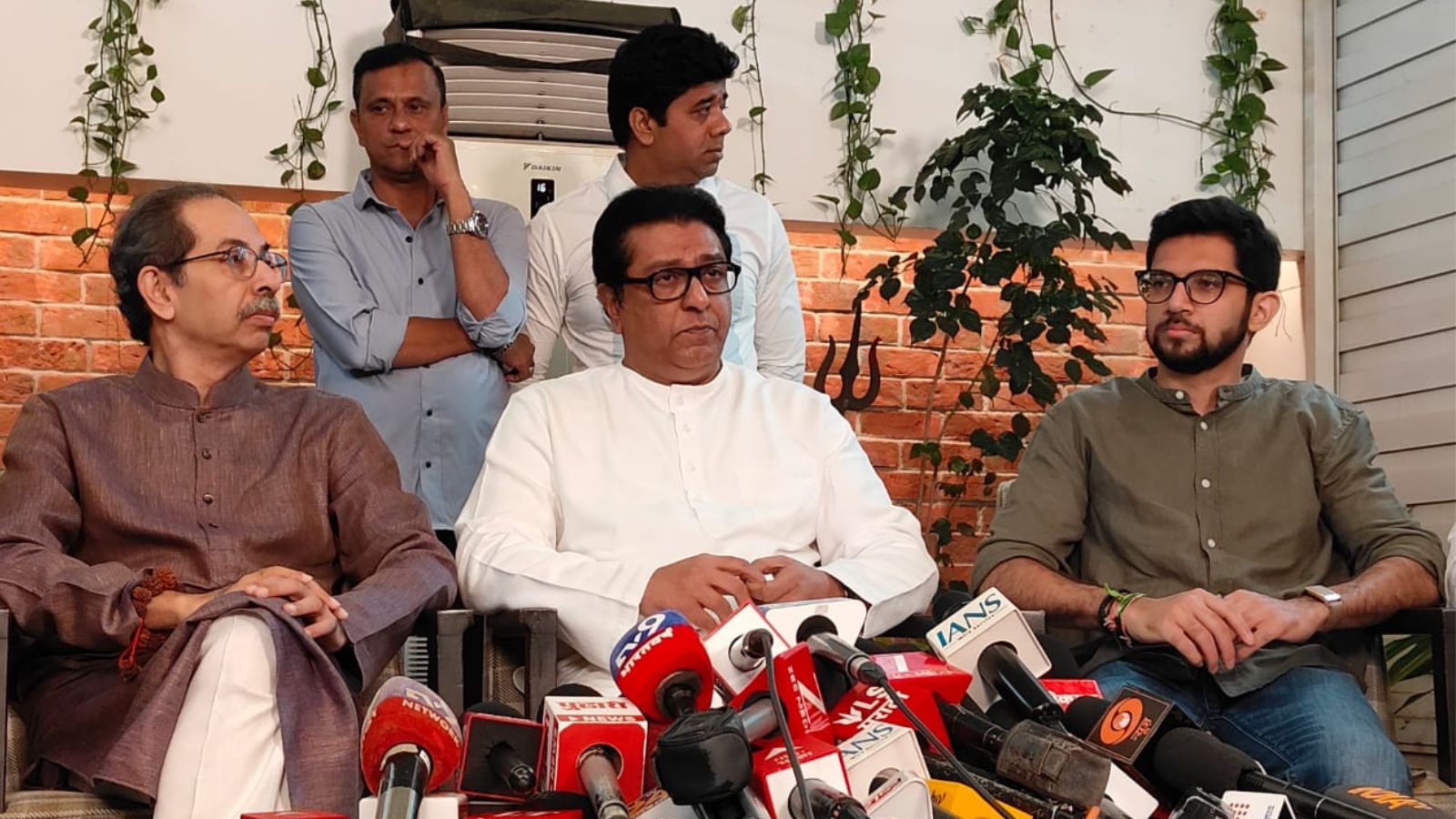 Raj and Uddhav Thackeray Announce October 4 Mumbai Protest Against Election Commission