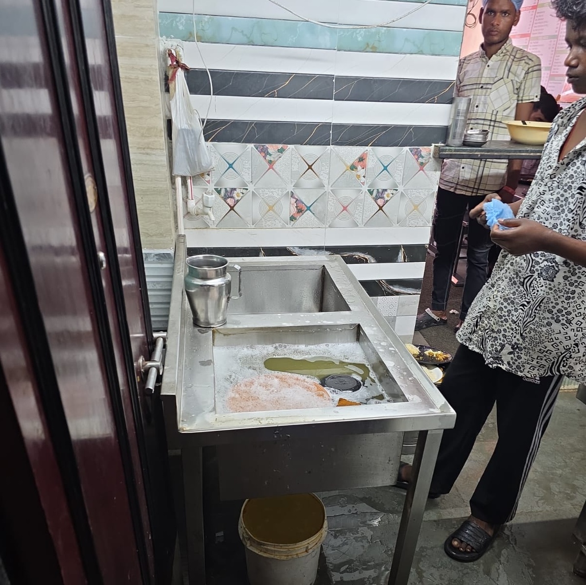 Cafe Mondegar, Maharashtra FDA, FDA Commissioner Tukaram Mundhe, food safety violations Mumbai, Colaba Cafe Mondegar suspended, Maharashtra Biryani Center Kandivali, Tribhuvan Dairy Farm Ghatkopar, Hotel Malhar Wada Kolhapur, festive season food safety drive, Schedule 4 food safety rules