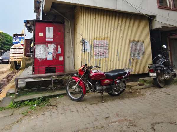 Dhatkidih's lane, near Khan Baba's treatment centre, where some Afghans who left two or three years ago used to gather regularly