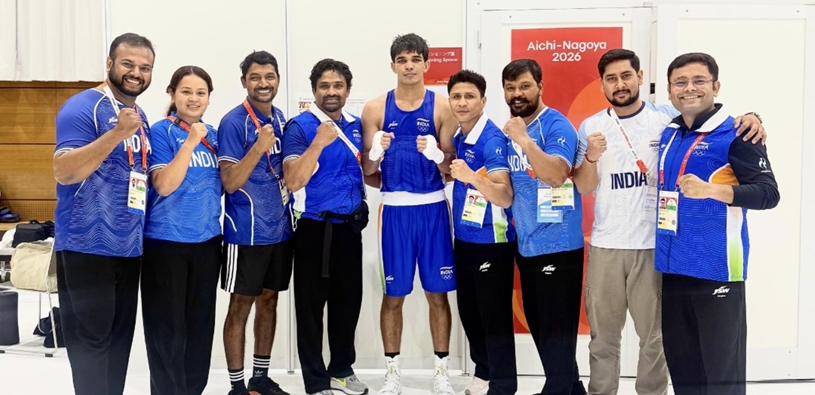 Ankush with CA Kutappa (fourth from left) and the rest of his team. (BFI Photo)