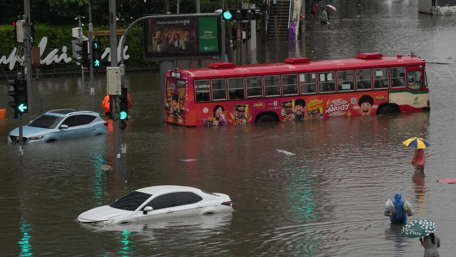 Bangkok floods: All 50 districts declared disaster areas; travel alert issued
