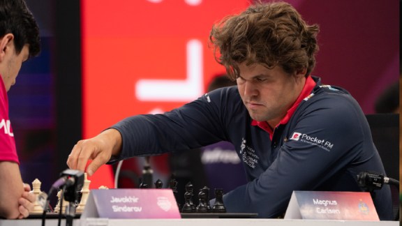 Carlsen, who has long criticised the one-on-one format for determining the world's best, added that even a non-favourite would rarely lose by more than one or two points. (GCL Photo)
