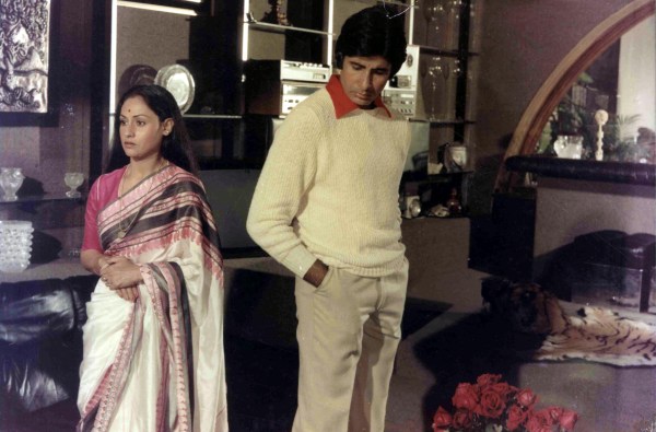 Actress Jaya Bachchan and actor Amitabh Bachchan in film SILSILA. Express archive photo
