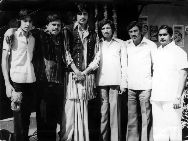 Master Mayur, Rashid Lakdawala (who presents the movie), actor Amitabh Bachchan, producer Shanti Chopra, director M Hanif and Bashir Ahmed (producer of Raste Aur Riste) on the set of BR chopra film AMAR MILUN.. Express archive photo