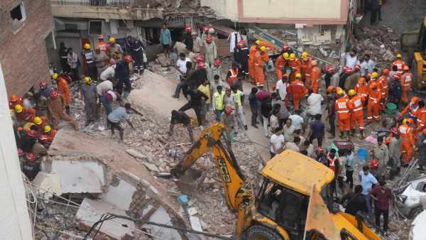 delhi hostel collapse